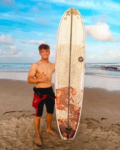 Laurenz im Surfcamp in Südafrika mit AIFS