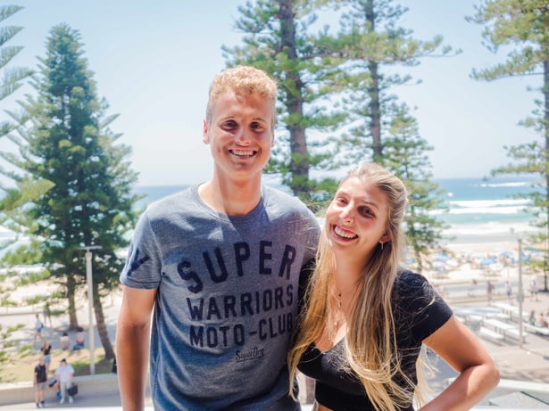 AIFS-Sprachreise-Australien-Personen-Strand-Bucht-Wasser-Sommer-gutes-Wetter-1