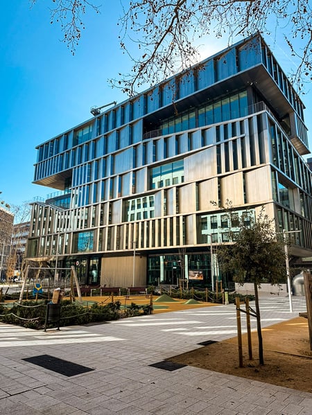 Studieren-in-Spanien-LCI Barcelona-Building-Park