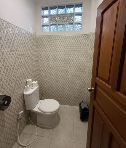 Toilette in der Unterkunft bei der Freiwilligenarbeit in Bali mit AIFS