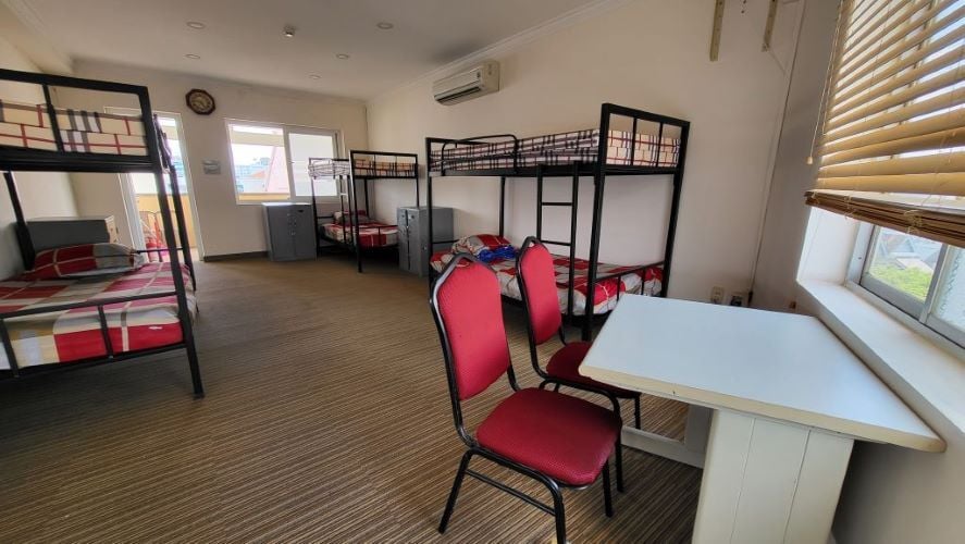 Mehrbettzimmer der Unterkunft bei der Freiwilligenarbeit in Vietnam