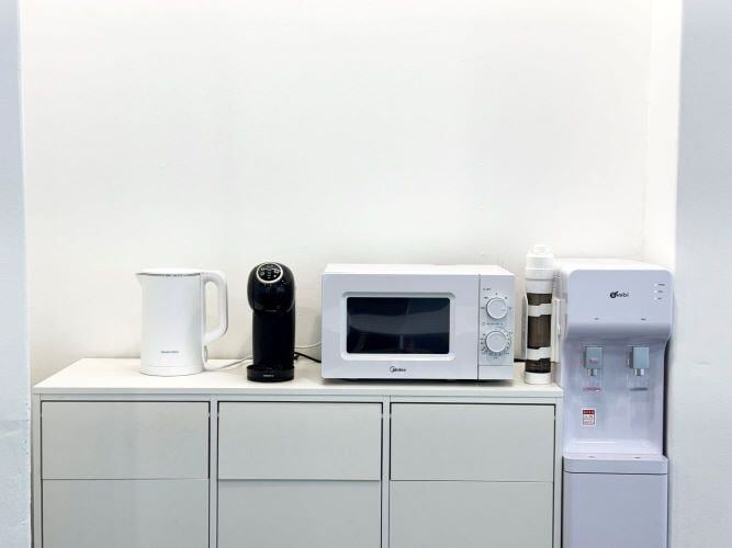 Tee und Kaffee Ecke in der Sprachschule in Südkorea mit AIFS