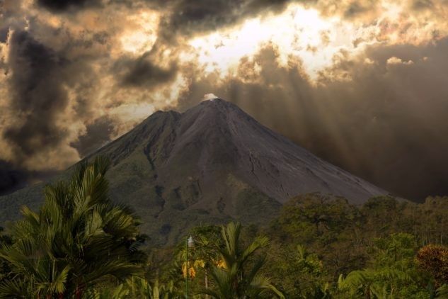 aifs-studieren-in-costa-rica-berg