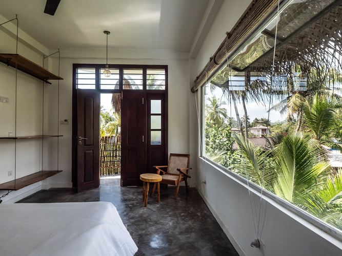 Gemütliches privates Zimmer in der Unterkunft des AIFS Surfcamps in Sri Lanka.