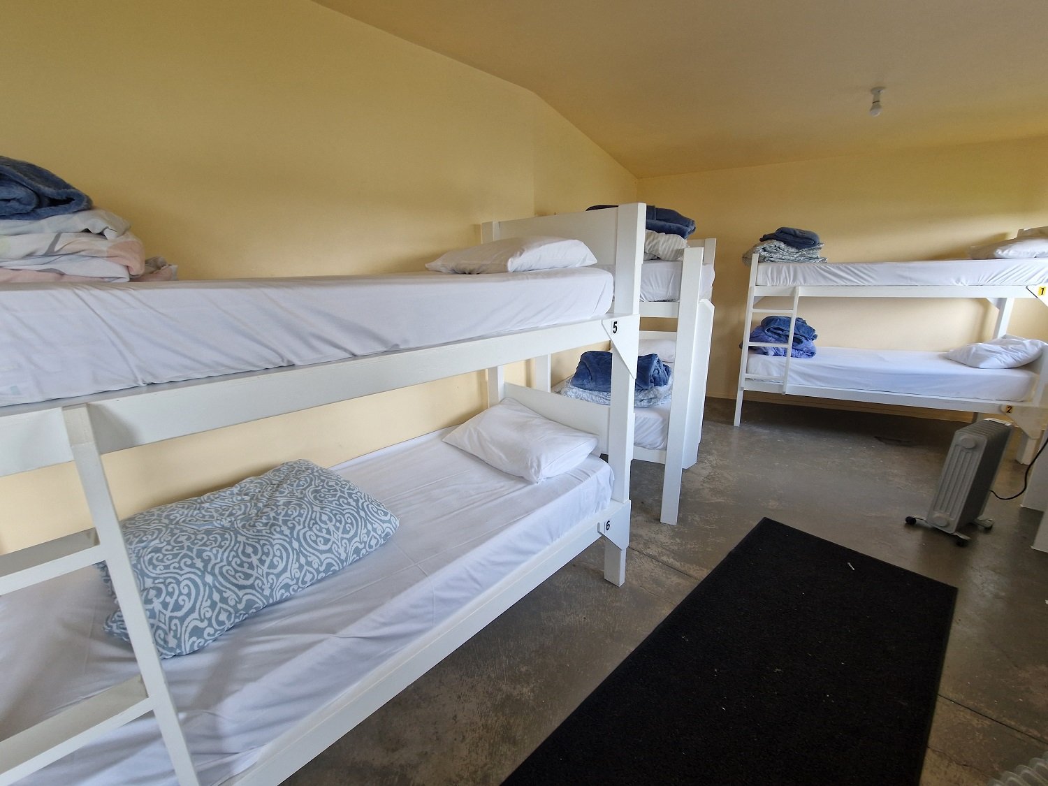 aifs-neuseeland-surfcamp-unterkunft-betten