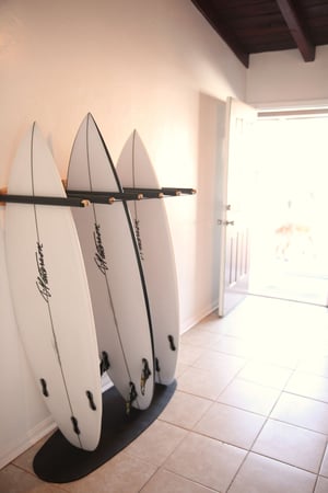 aifs-surfcamp-usa-unterkunft-surfbrett