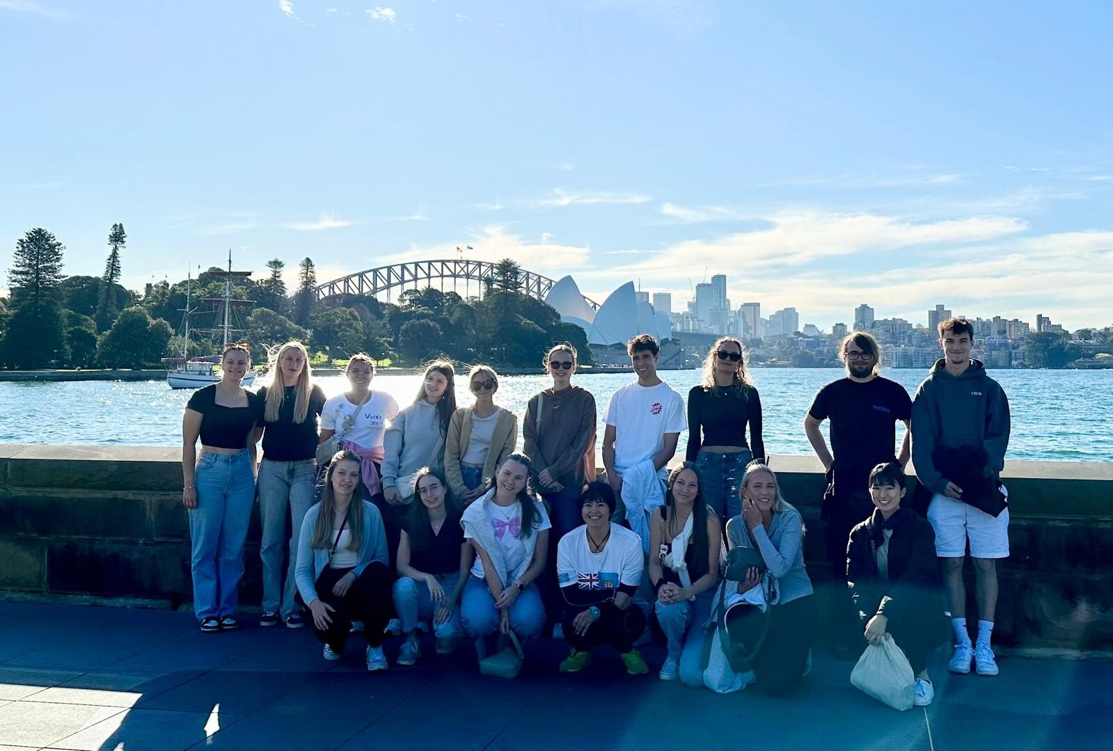 aifs-sydney-work-and-travel-orientation-days-gruppe-skyline