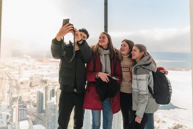 Schüler und Schülerinnen bei den Orientation Days in Toronto mit AIFS