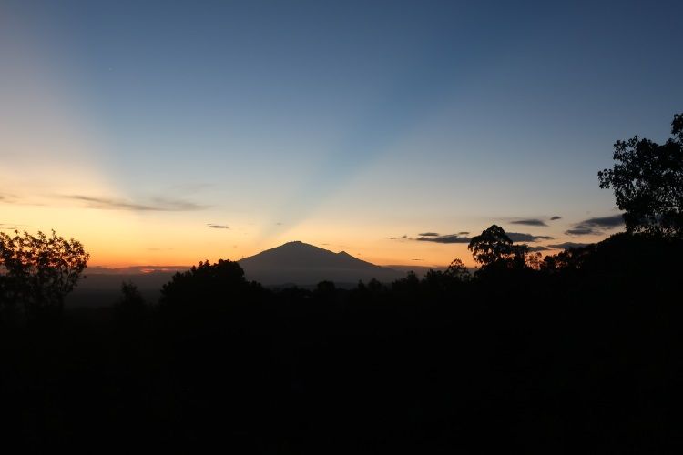 Sonnenuntergang am Kilimanjaro