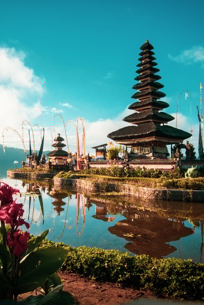 aifs-bali-tempel-wasser-carousel-668x1000