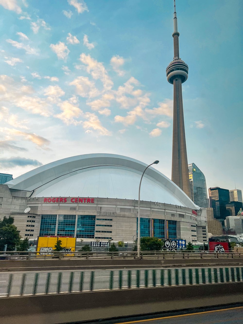 aifs-erfahrungen-au-pair-kanada-larissad-ugc-rogers-centre