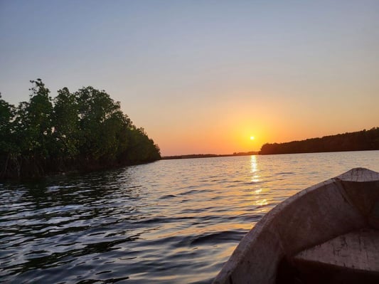 aifs-adventure-trips-tansania-sansibar-ugc-sophiam-boot-sonnenuntergang