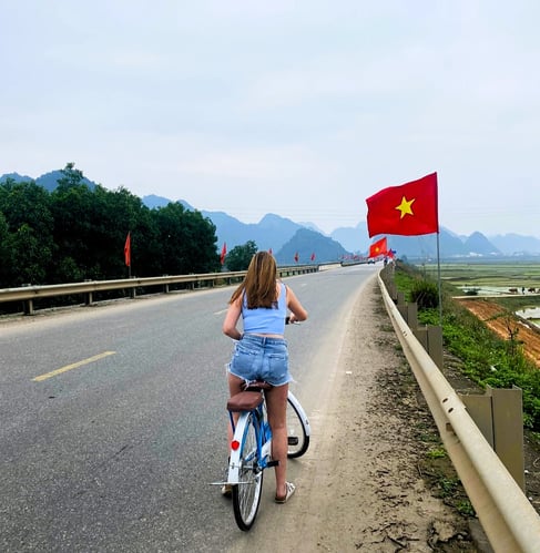 Fahrradfahren in Vietnam beim Adventure Trip mit AIFS 
