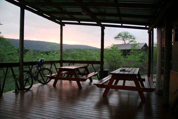 Terrasse beim Freiwilligenprojekt Savannah Conservation mit AIFS