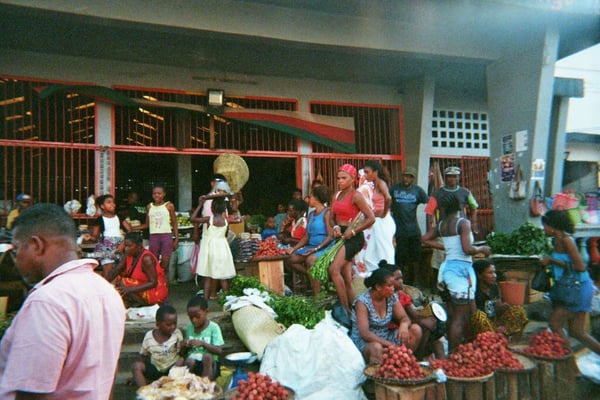 aifs-freiwilligenarbeit-madagaskar-teaching-assistant-ugc-laisas-@lisa.schwartz-markt