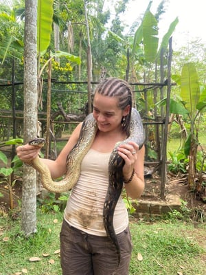 aifs-freiwilligenarbeit-madagaskar-teaching-assistant-ugc-laisas-@lisa.schwartz1-schlange