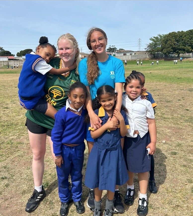 aifs-südafrika-freiwilligenarbeit-sports-coaching-kinder-schuluniform-ugc-maschar