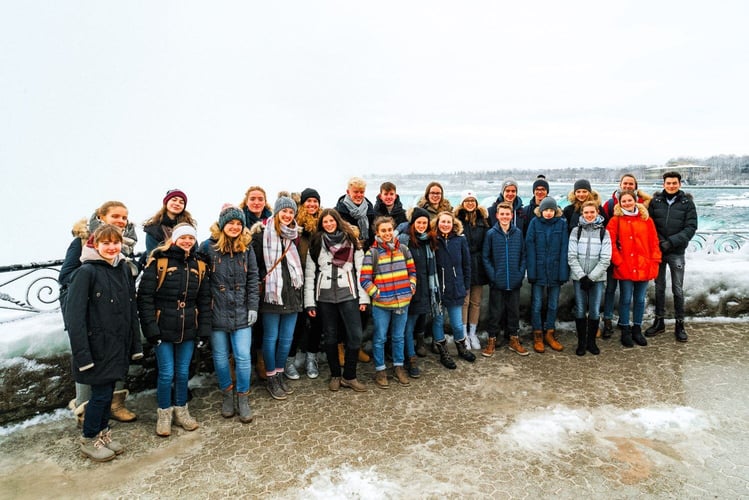 aifs-schüleraustausch-kanada-fotos-fabian-niagarafälle-personen