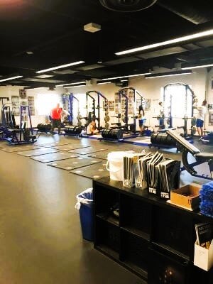 aifs-schüleraustausch-usa-divine-savior-academy-fitnesstudio