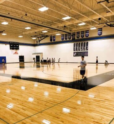 aifs-schüleraustausch-usa-divine-savior-academy-sporthalle