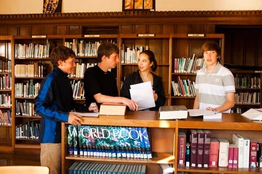 aifs-schüleraustausch-usa-john-bapst-high-school-bangor-partnerfotos-bibliothek