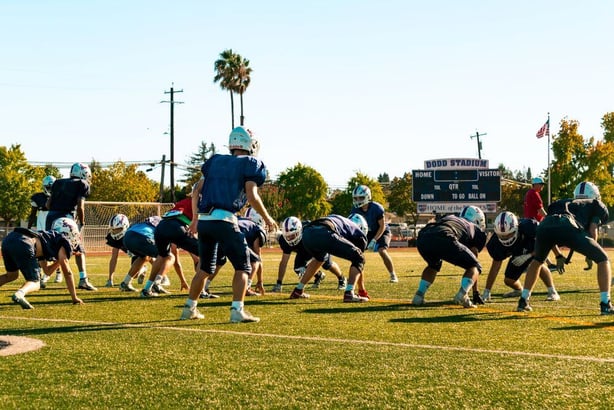 Football an der Justin Siena High School in den USA mit AIFS