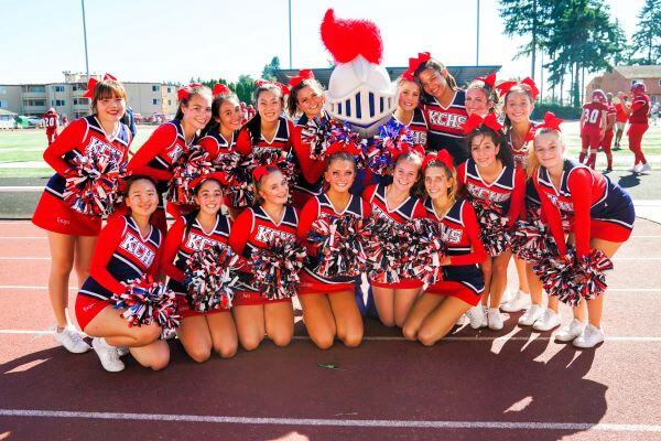 aifs-schüleraustausch-usa-kennedy-catholic-high-school-partnerfotos-KCHS Cheerleading-1