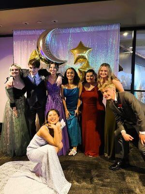 aifs-schüleraustausch-usa-kennedy-catholic-high-school-partnerfotos-prom
