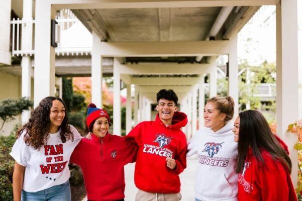aifs-schüleraustausch-usa-kennedy-catholic-high-school-partnerfotos-schüler