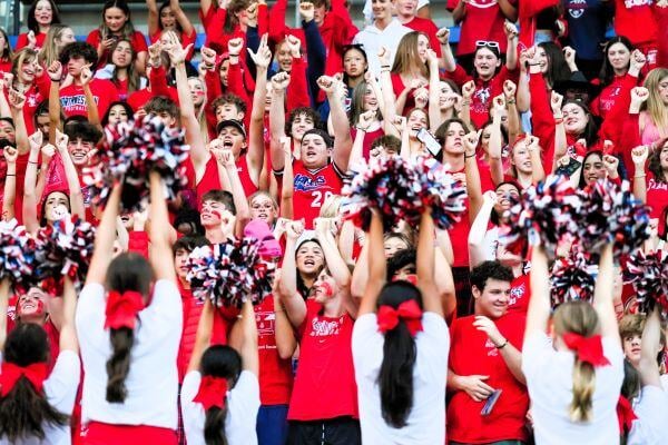 aifs-schüleraustausch-usa-kennedy-catholic-high-school-partnerfotos-spirit-1