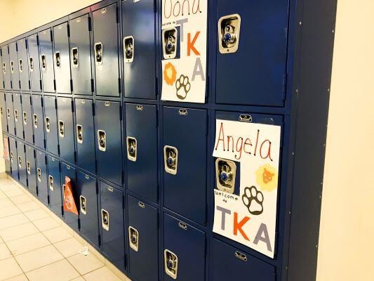 aifs-schüleraustausch-usa-private-kings-academy-schließfächer