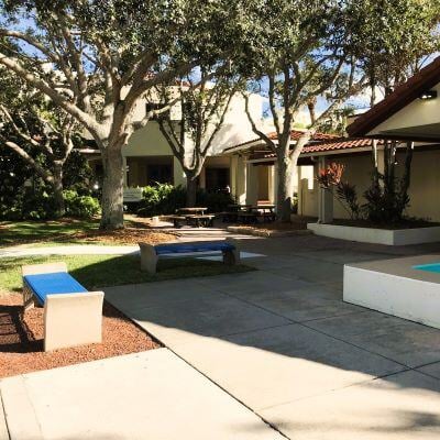 aifs-schüleraustausch-usa-st.edwards-school-vero-beach-außenanlage (2)