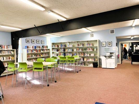 aifs-schüleraustausch-usa-the-harvey-school-bibliothek