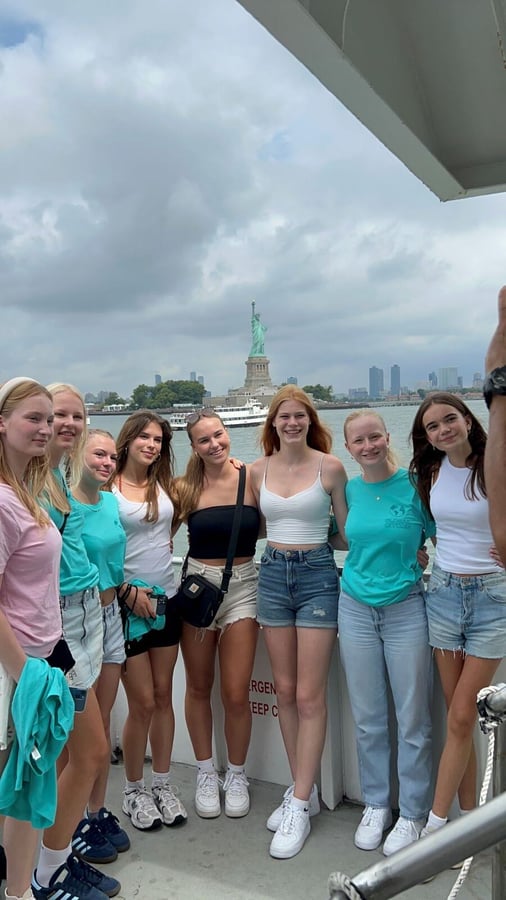 Teilnehmende bei den Orientation Days in New York mit AIFS