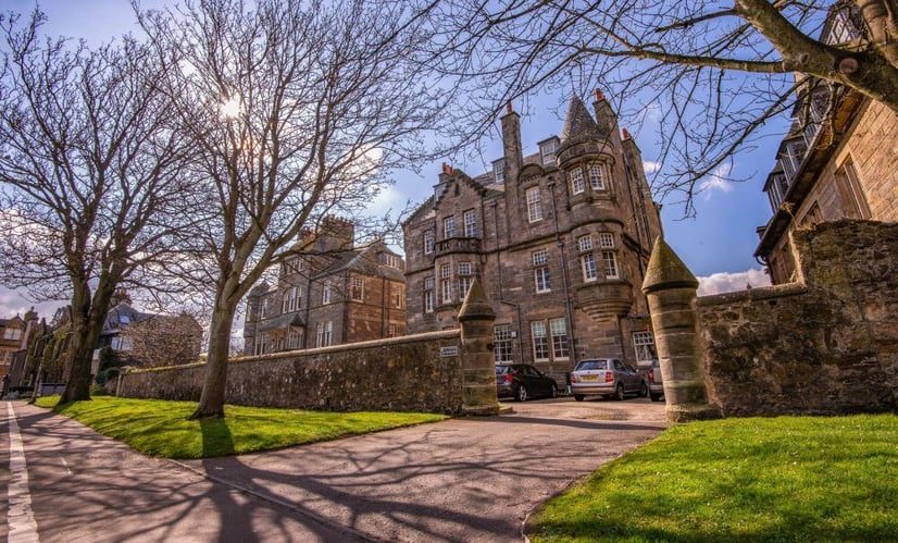 Gebäude der University of St Andrews in Schottland