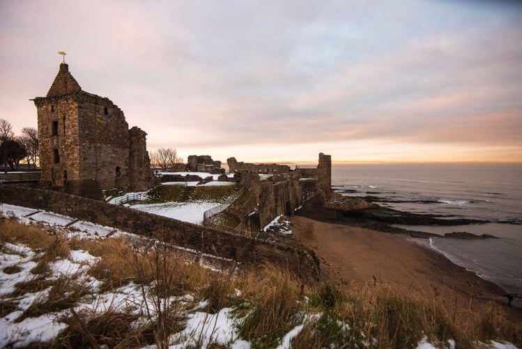 Ruinen am Strand von St Andrews