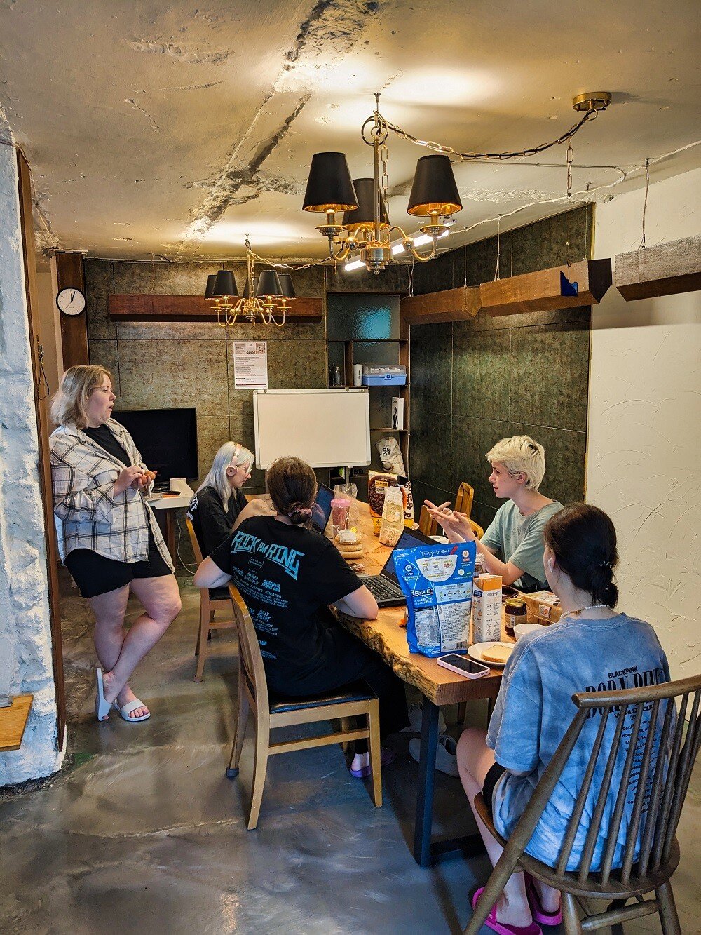 aifs-unterkunft-apartmens-südkorea-personen-küche