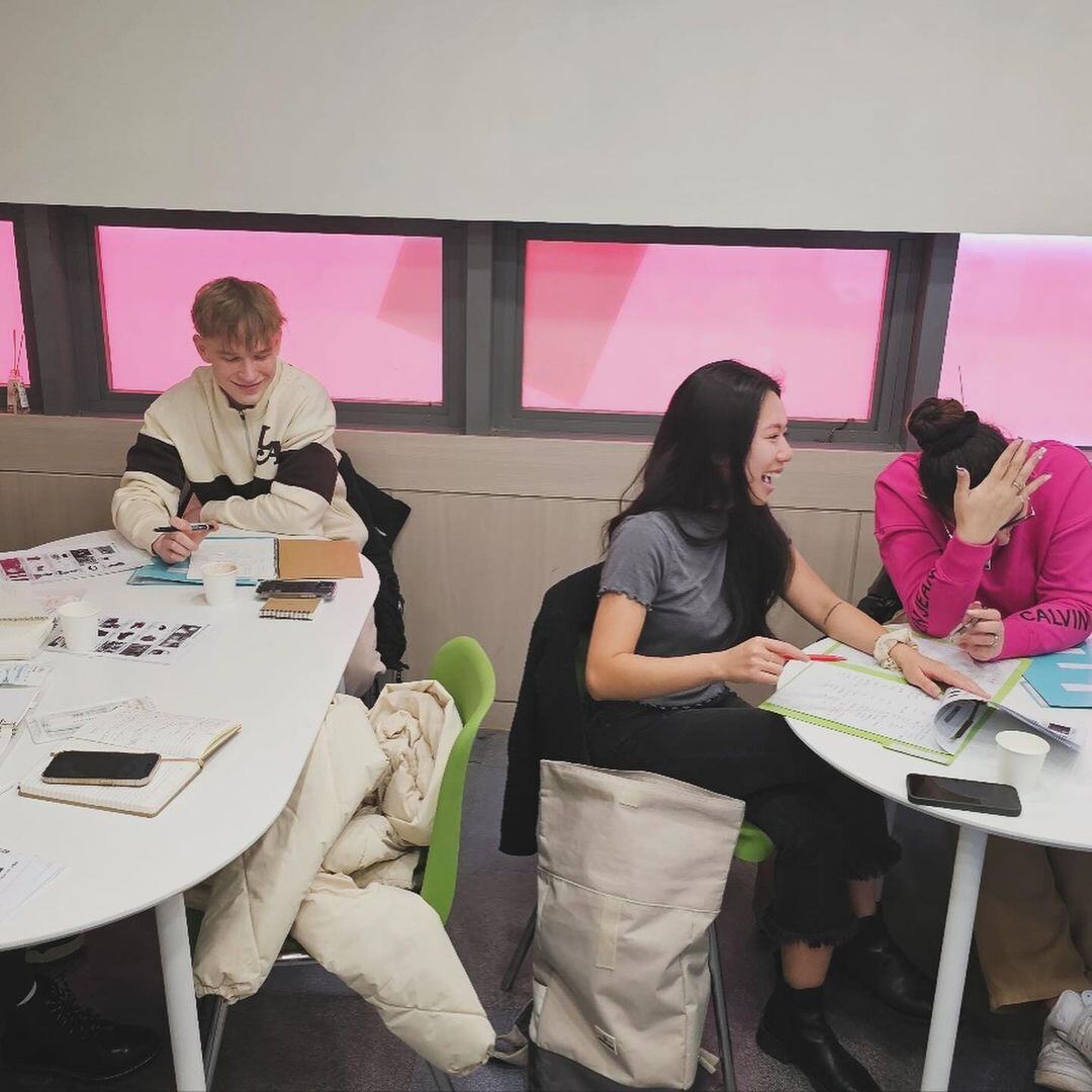 aifs-work-and-travel-südkorea-daegu-personen-jobberatung-raum