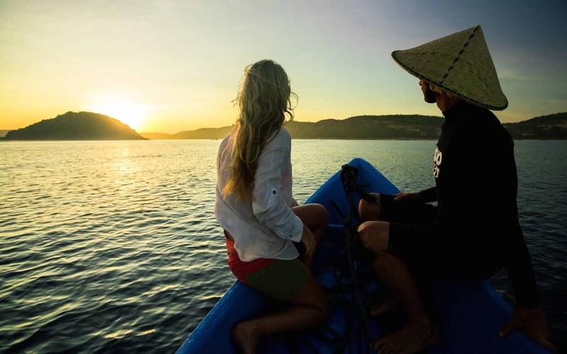 aifs_mojo-surfcamp_bali_partner_personen_lombok_surfcamp