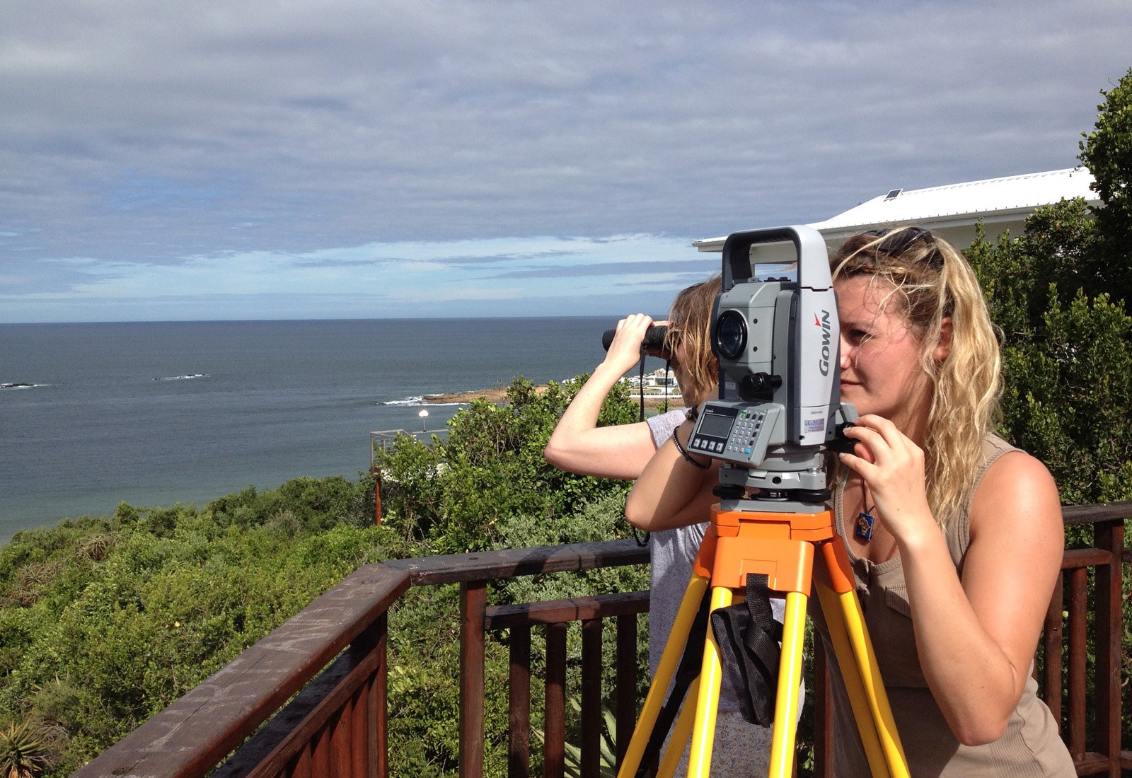 AIFS-freiwilligenarbeit-südafrika-Ocean_Conservation-volunteer-vermessen-personen