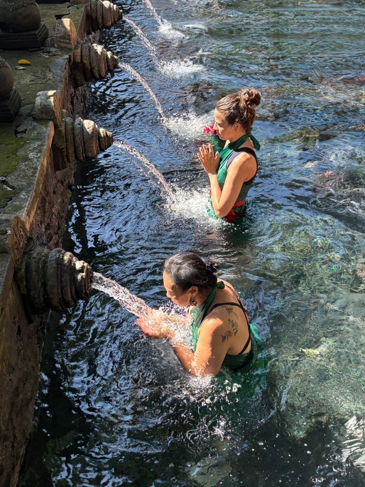 Wasserzeremonie bei der Culture Week in Bali mit AIFS
