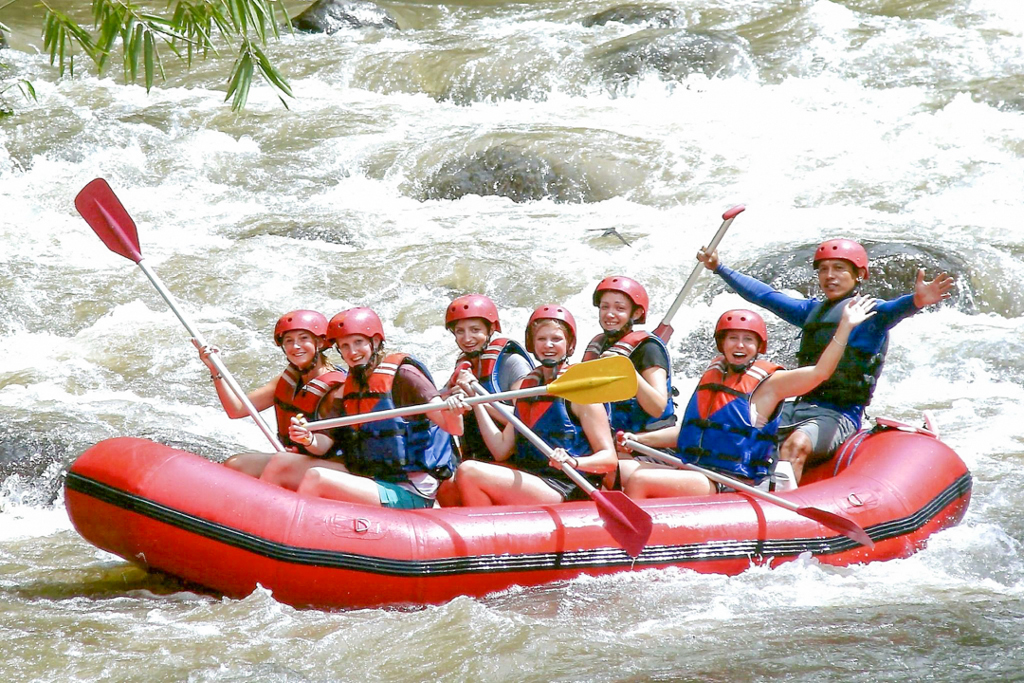 AIFS Bali Adventure Week: Kajakfahren im klaren Wasser – Intensive Erlebnisse und unvergessliche Abenteuer mit AIFS