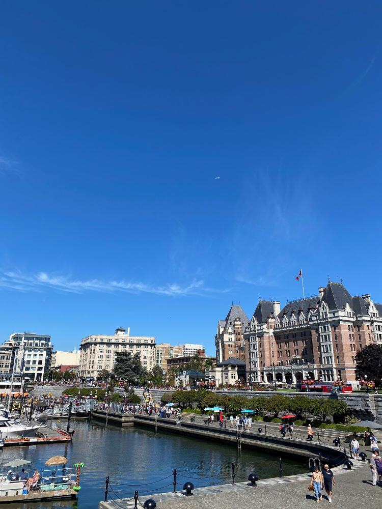 aifs-kanada-vancouver-island-victoria-hafen-hafenpromenade-wasser