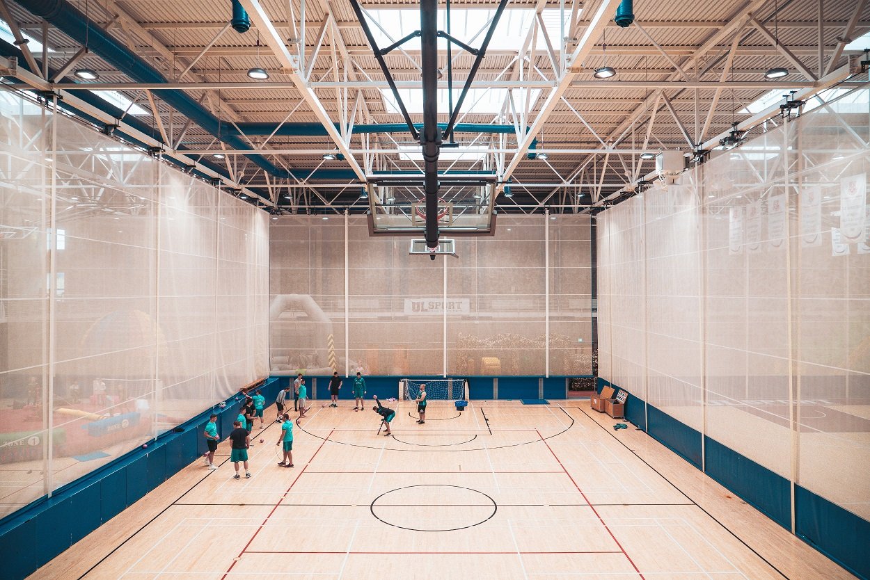 aifs-studieren-in-irland-limerick-university-sporthalle-indoor